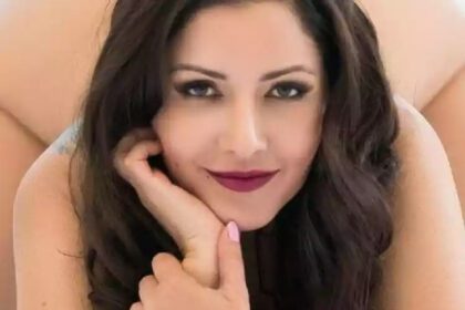 Nana Gouvêa relaxa de calcinha na cama e faz topless: "Dia preguiçoso"