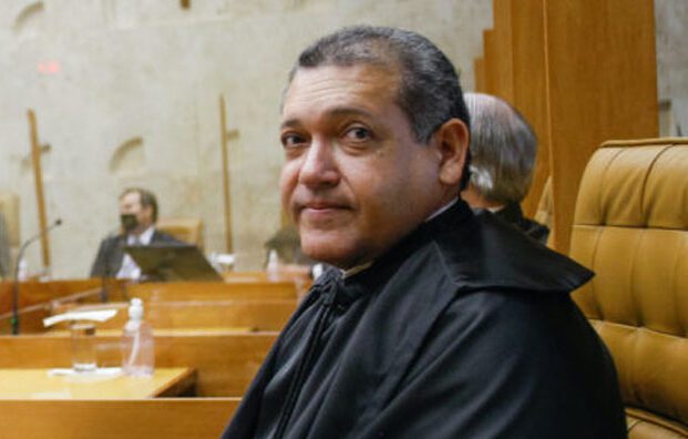 Nunes Marques vota contra salvo-conduto para Bolsonaro