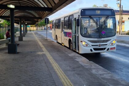 Ônibus de Camaçari podem parar segunda; entenda