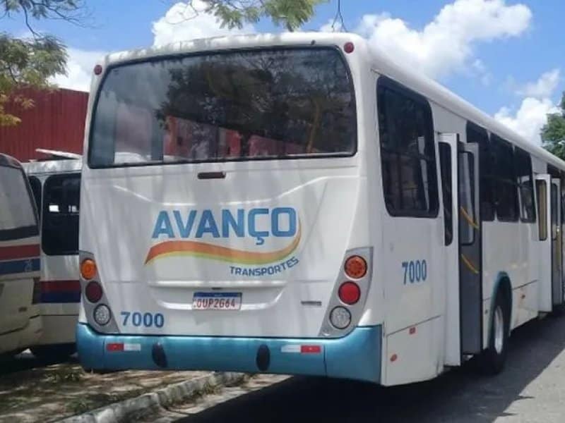 Reunião sem acordo mantém greve na RMS