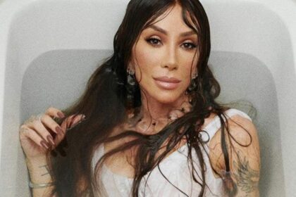 Uma sereia encantadora! Maya Massafera arrasa com look transparente e recebe elogios