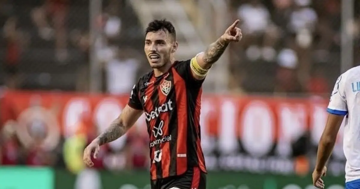 Capitão do Vitória na conquista da Série B de 2023, Zeca anuncia saída do clube