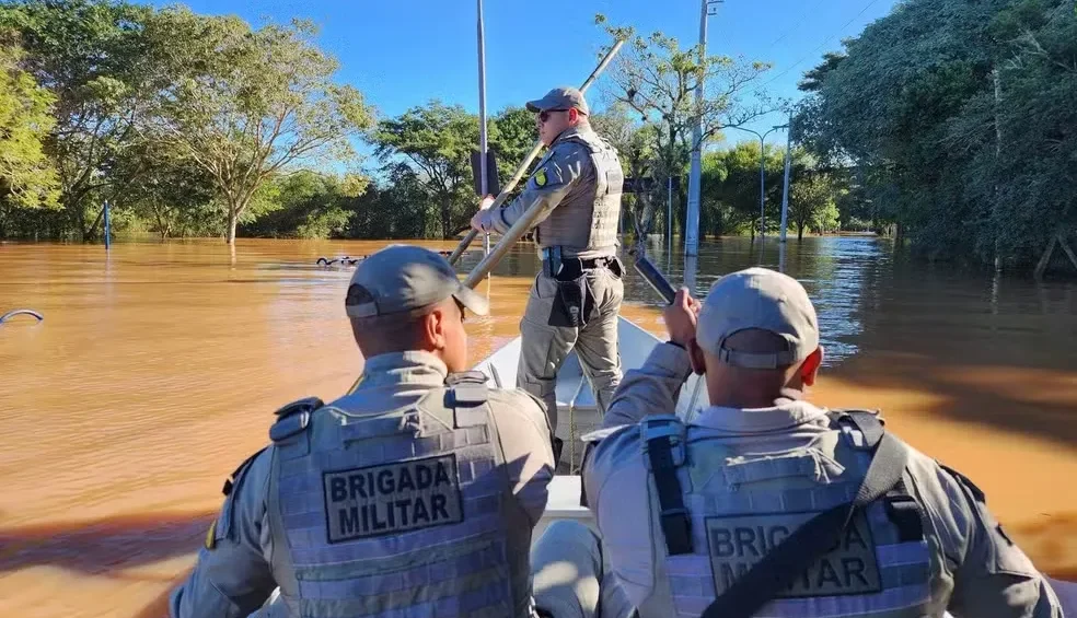 Polícia gaúcha prende 130 pessoas durante enchentes.