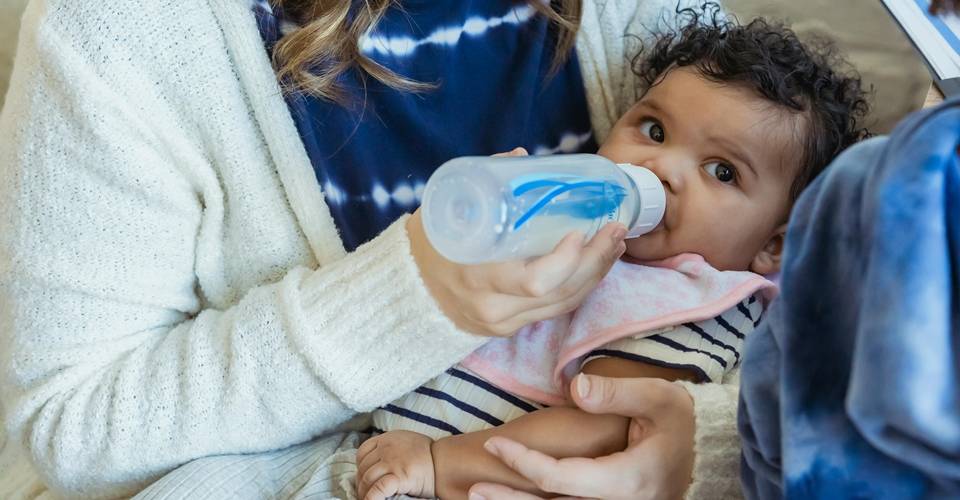 Hospital incentiva doação de leite materno.