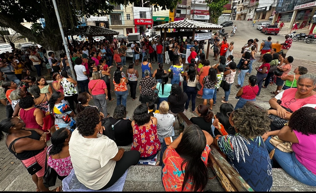 Servidores Públicos de Candeias se Mobilizam em Assembleia
