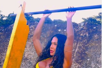 Gracyanne Barbosa mostra seu bronzeado em fotos de biquíni amarelo