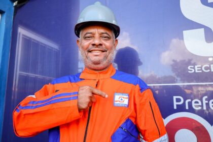 Agentes da Defesa Civil de Candeias ganham novos uniformes