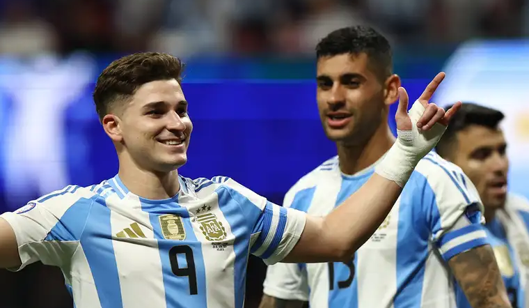 Argentina vence o Canadá por 2 a 0 na abertura da Copa América
