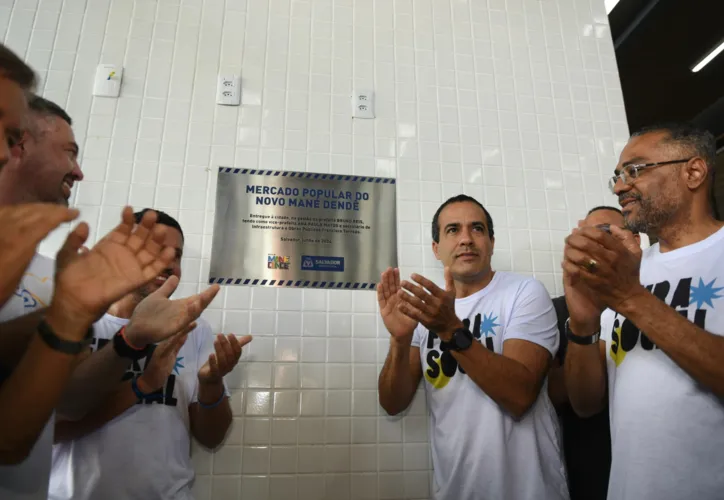 Bruno Reis entrega Mercado Popular, usina solar e unidades habitacionais no Mané Dendê