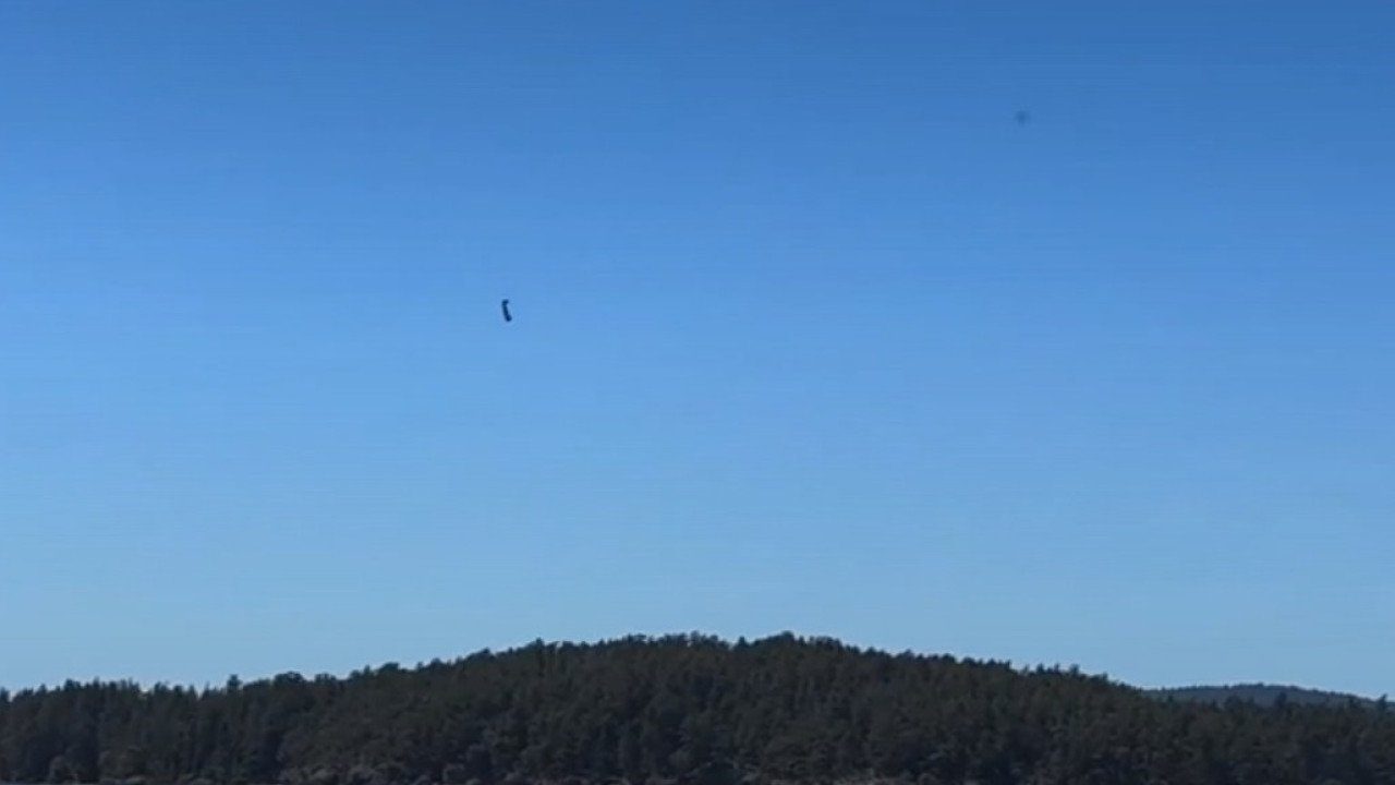 Buscas em andamento após aeronave cair na água e afundar nos EUA