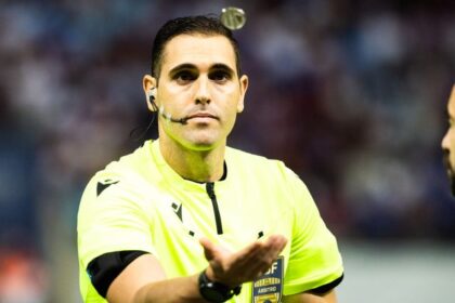 CBF divulga áudio do VAR no jogo Bahia x Vasco durante expulsão de David