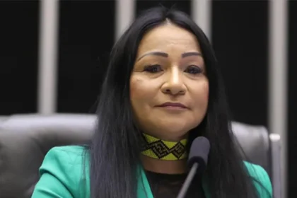 Deputada federal é cassada por pagar tratamento estético com dinheiro público