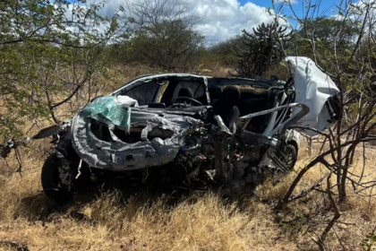 Duas pessoas morrem e prefeito de Remanso fica ferido em acidente de carro na BR-235