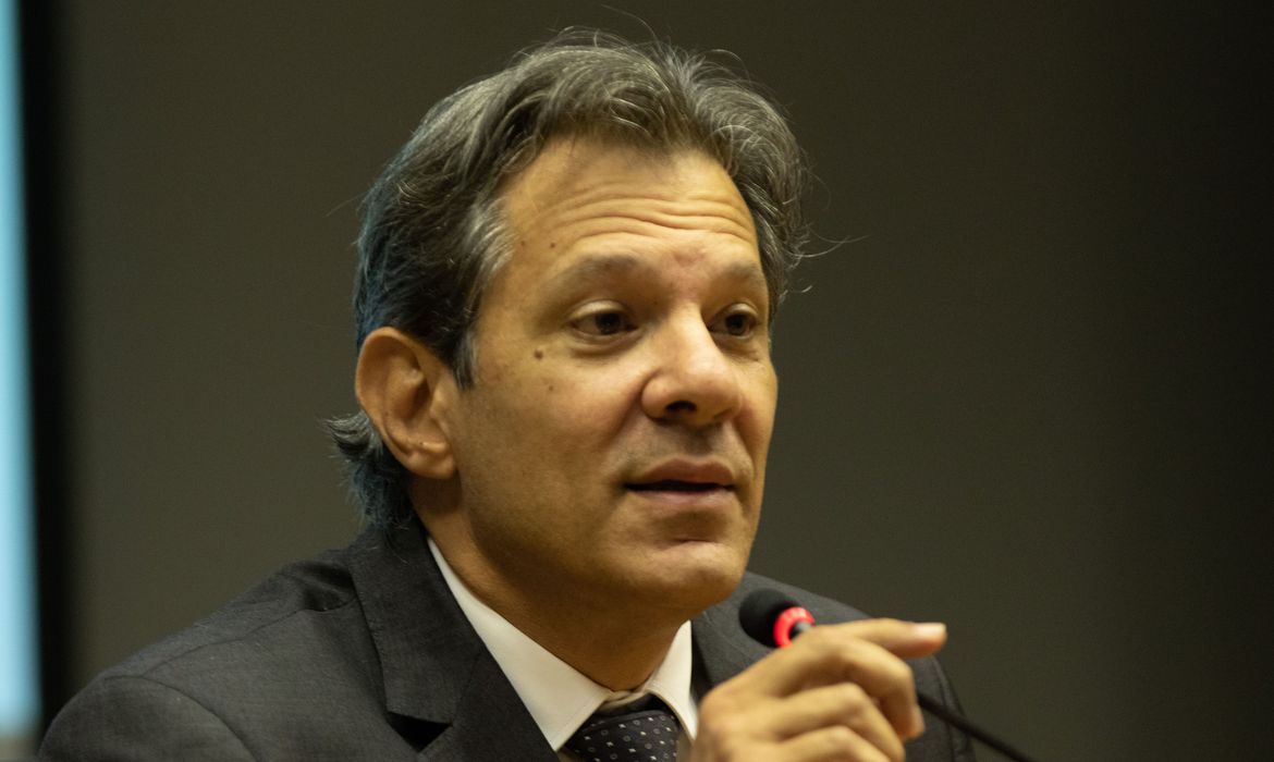 Haddad: "Cenário externo é desafiador, mas Brasil pode virar liderança"