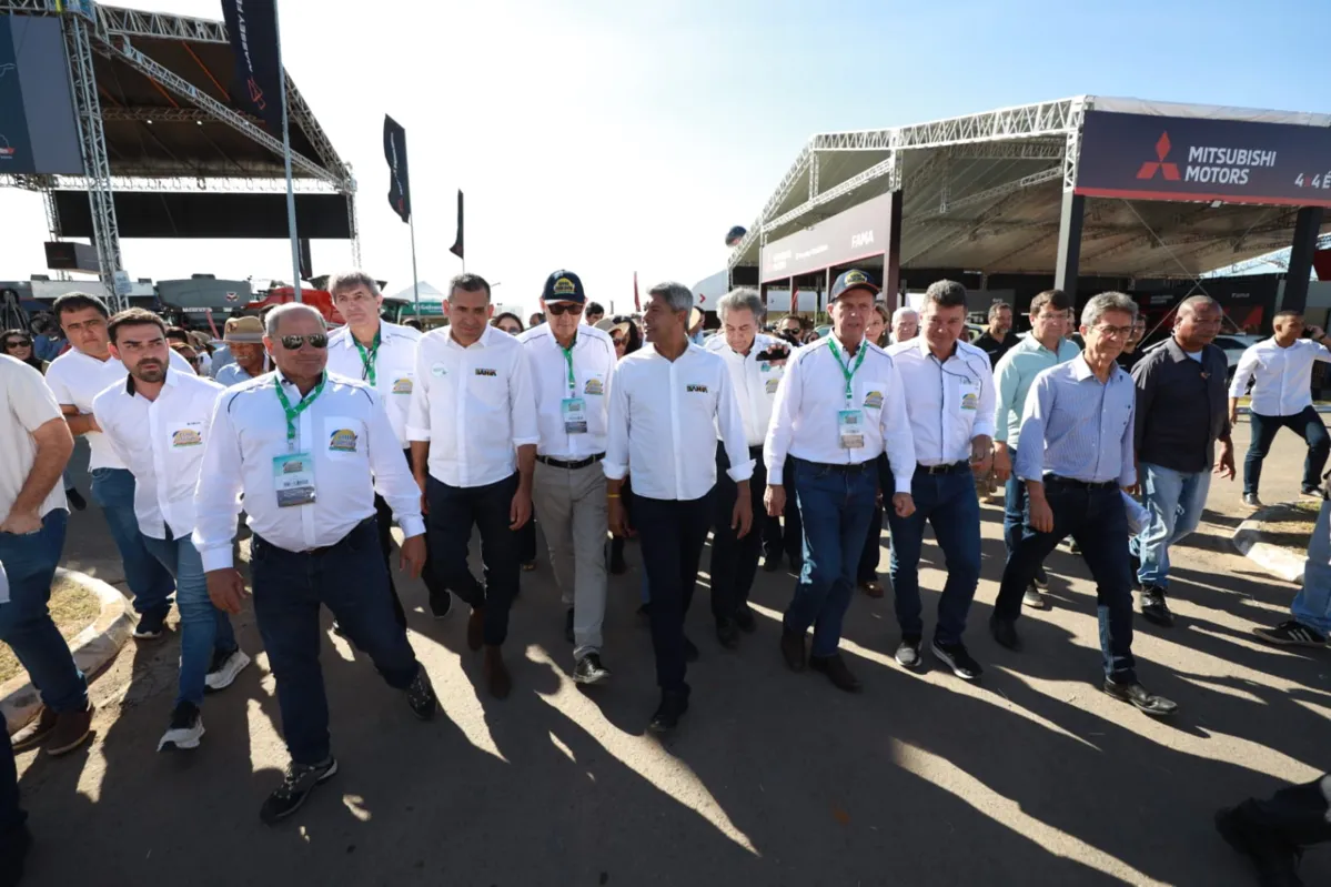 Na Bahia Farm Show, Jerônimo promete licitar terminal do aeroporto de LEM