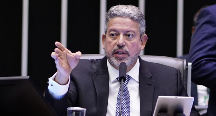 Lira cria comissão especial para analisar PEC das Drogas