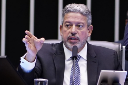Lira quer que Mesa da Câmara possa suspender mandato de deputado