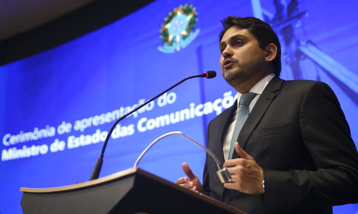 Ministro das Comunicações é indiciado pela PF por suspeita de corrupção
