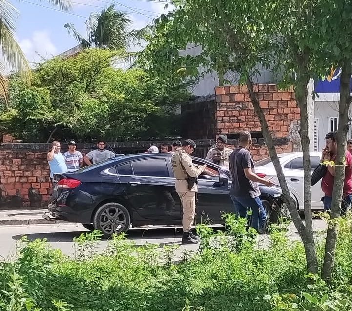 Motorista é executado dentro de carro no Parque Verde I