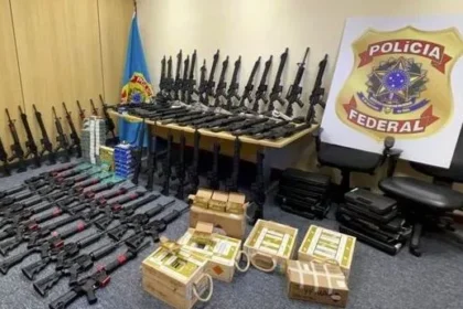 "Polícia Federal apreende 363 armas na Bahia"