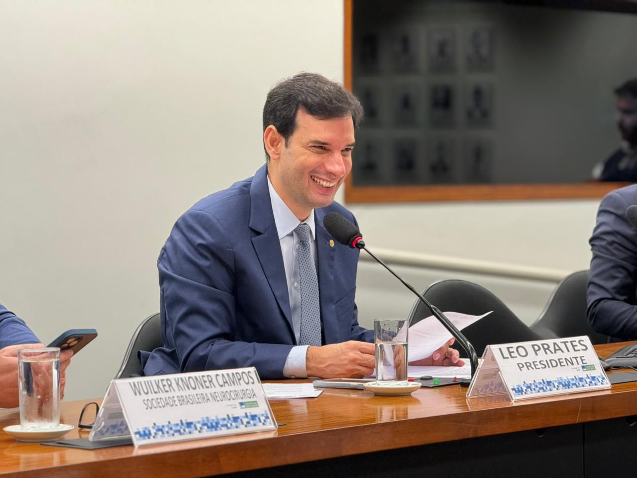 Com voto favorável de Leo Prates, piso salarial dos farmacêuticos é aprovado em comissão da Câmara