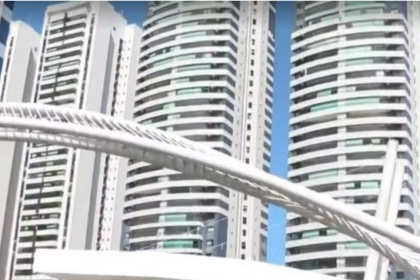 Mulher salta de prédio em Salvador para escapar de agressões e recebe alta.