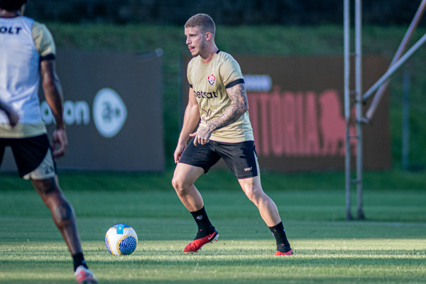 Vitória recebe Atlético-MG e busca ampliar sequência positiva após jejum no Brasileirão