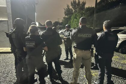 Líder de facção de tráfico de drogas preso em operação na RMS.