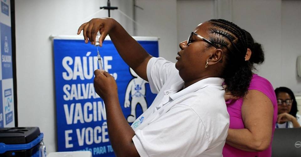 Imunizantes contra diferentes doenças em 45 pontos de Salvador neste sábado (15)