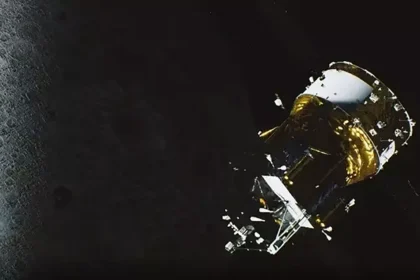 Brasileiro fotografa nave da China voltando da Lua