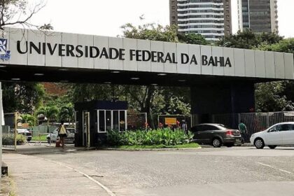 Professores da Ufba mantêm greve por tempo indefinido