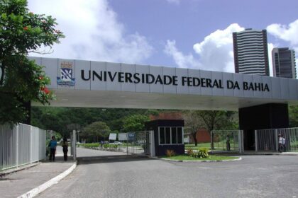 Professores da UFBA marcam nova assembleia para decidir encerramento da greve.