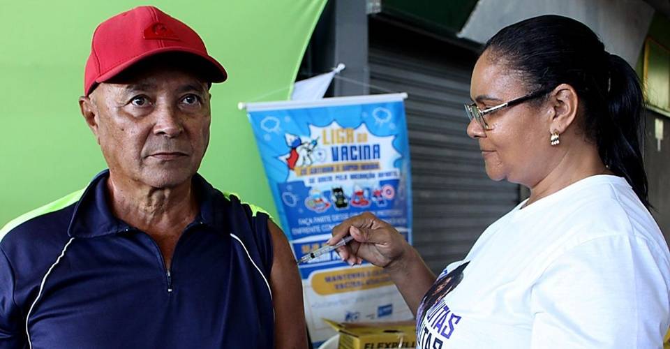 Salvador começa a vacinar com novo imunizante contra Covid-19 nesta quarta-feira (5)