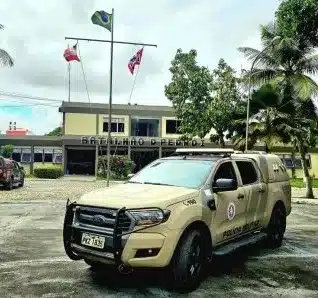 Baleado dentro de carro: homem é encontrado em Camaçari