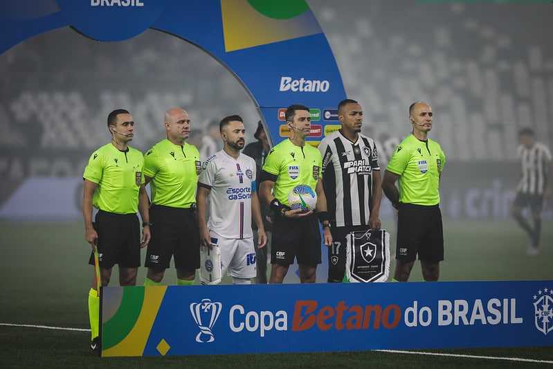Botafogo e Bahia empatam em 1 a 1 no primeiro jogo das oitavas da Copa do Brasil