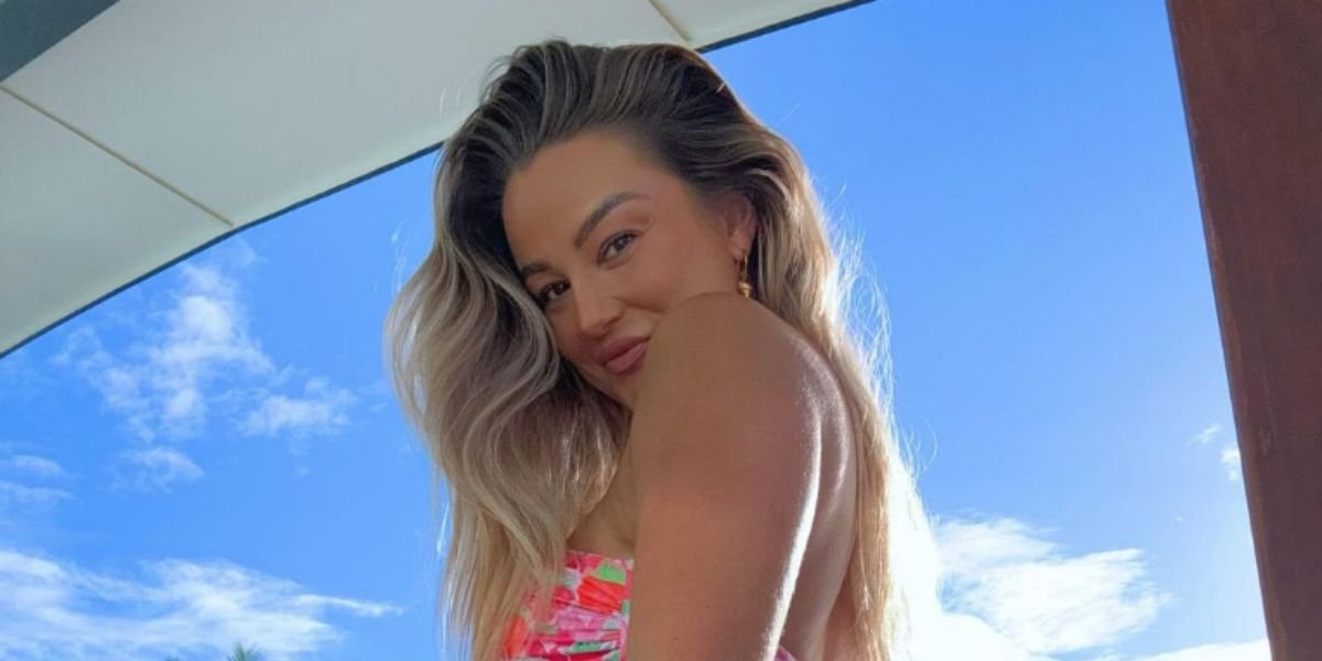 Influenciadora body positive australiana inspira seguidores mostrando suas imperfeições