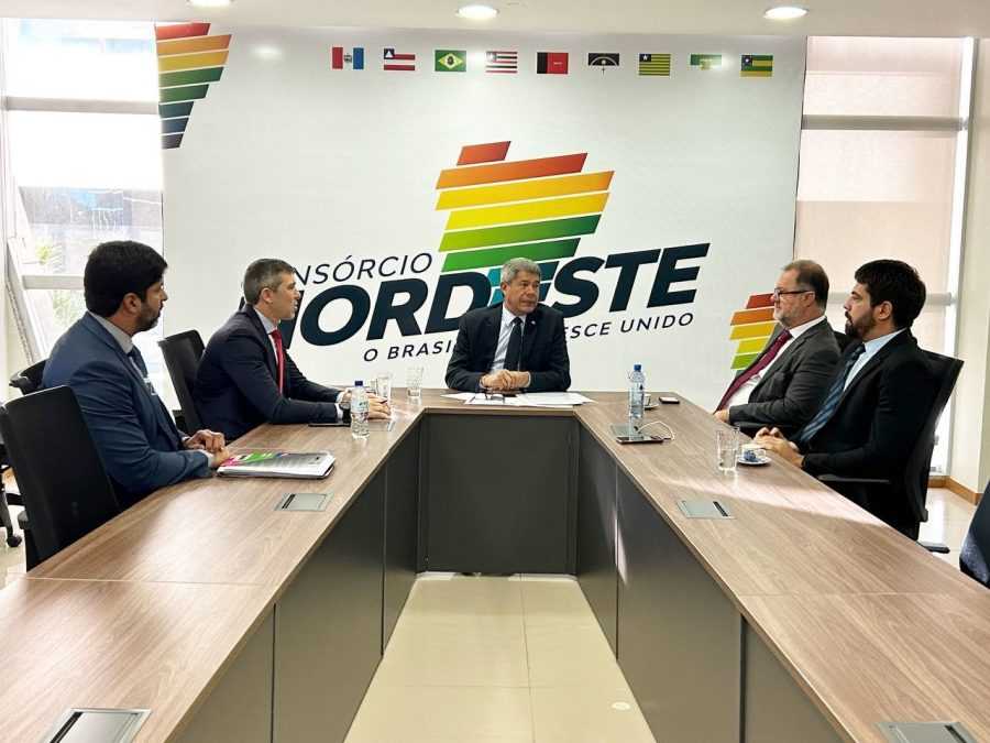 Jerônimo debate segurança pública com Consórcio Nordeste