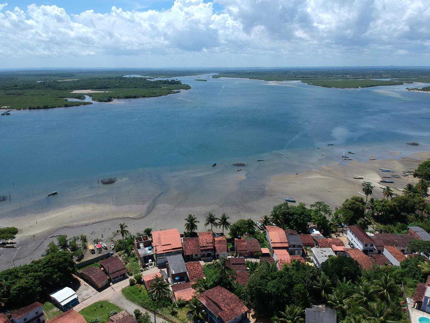 Mistério em Itaparica: Restos mortais de mulher decepada são encontrados