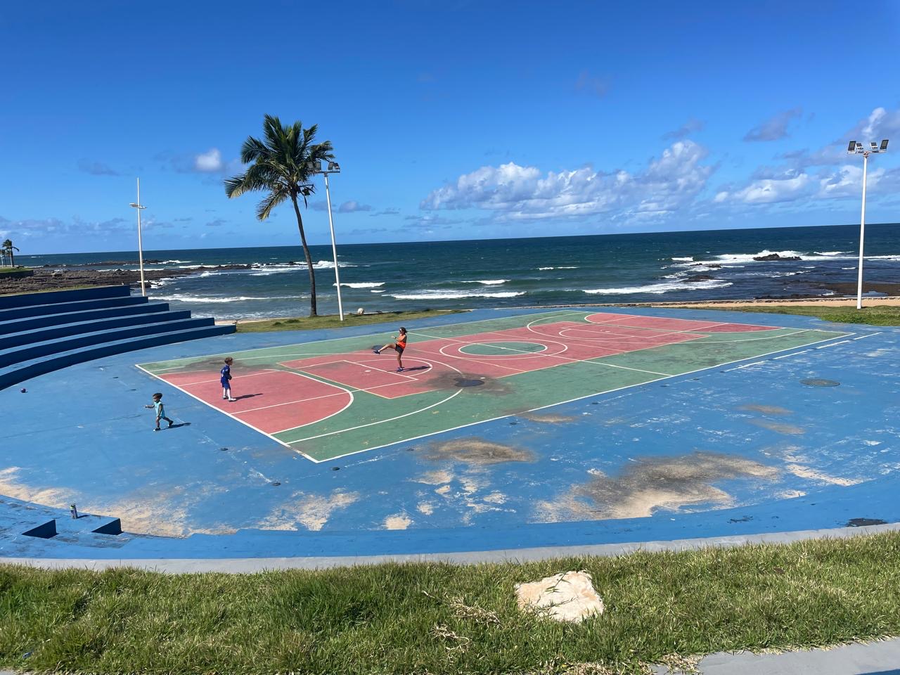 Cinco meses depois do Carnaval, quadra de futsal de Ondina segue sem traves