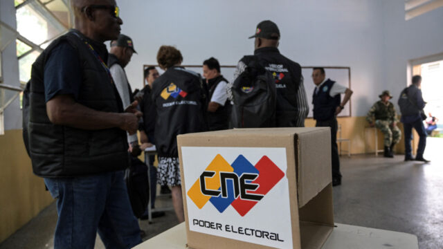 "Toda a Venezuela o sabe". Oposição no exílio acusa CNE de "fraude"