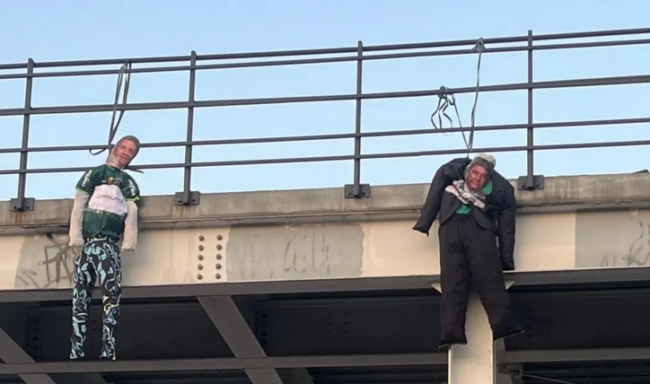 Torcida do Botafogo enforca bonecos dos presidentes do Palmeiras e da CBF