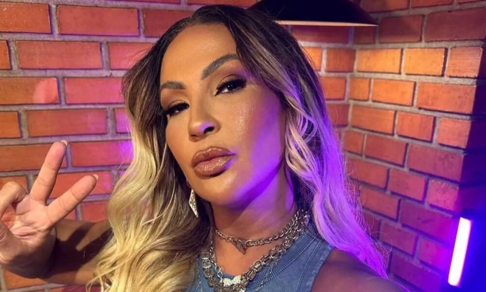 Valesca Popozuda revela detalhes íntimos sobre sua relação com mulheres e afirma intimidar os homens: "Eles têm receio"