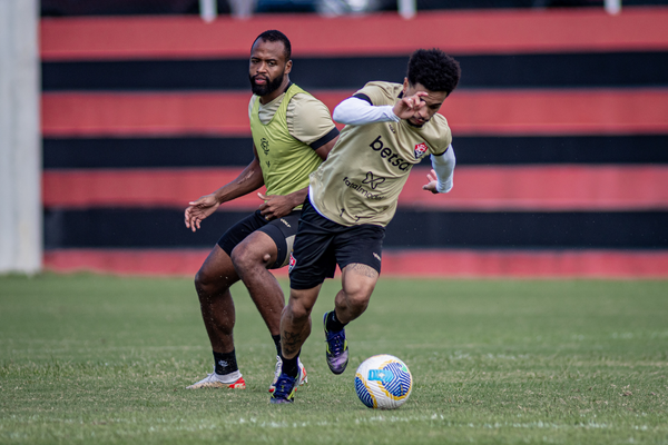 Vitória encara o Corinthians e tenta se distanciar do Z4