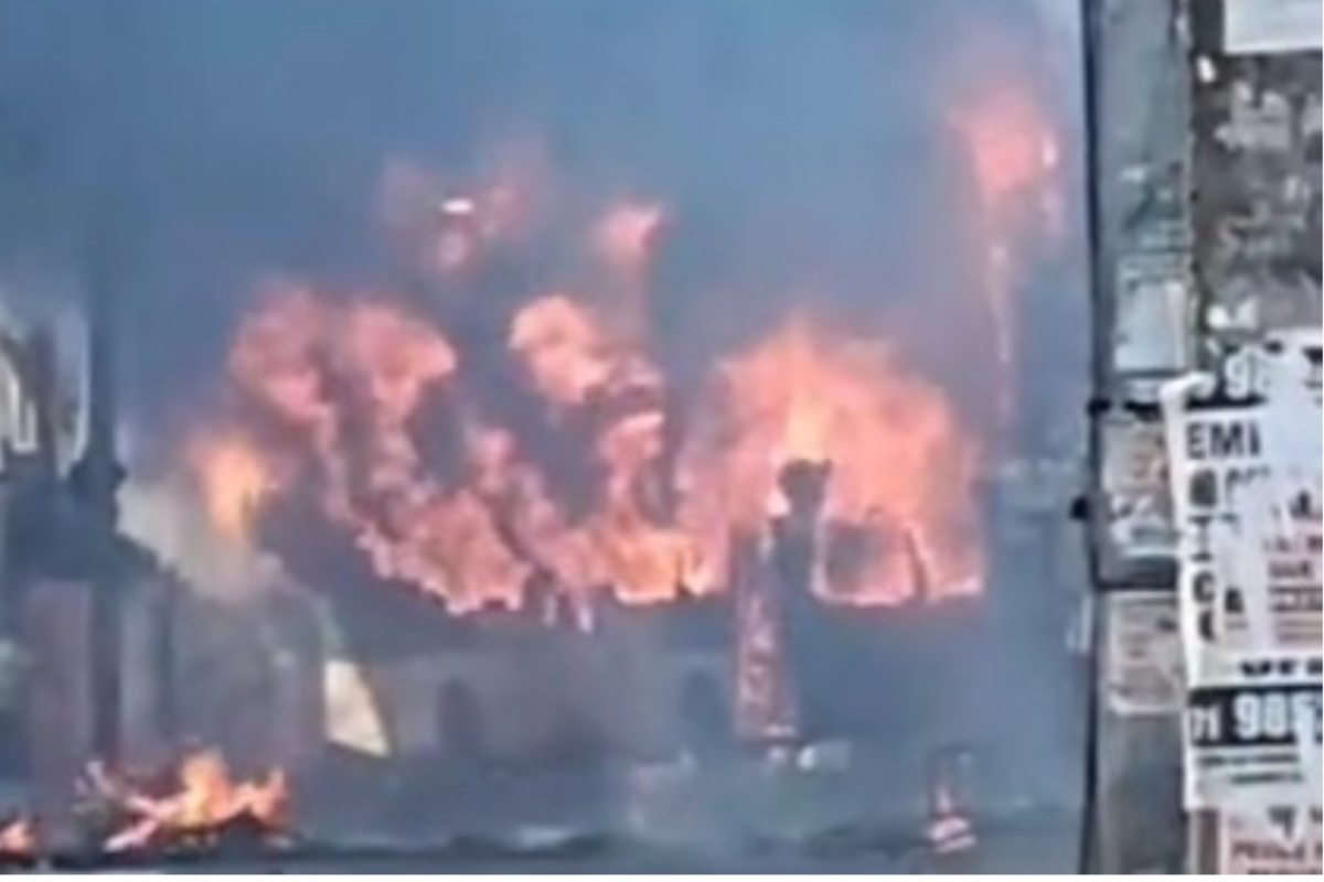 Incêndio em ônibus no bairro Tancredo Neves, Salvador