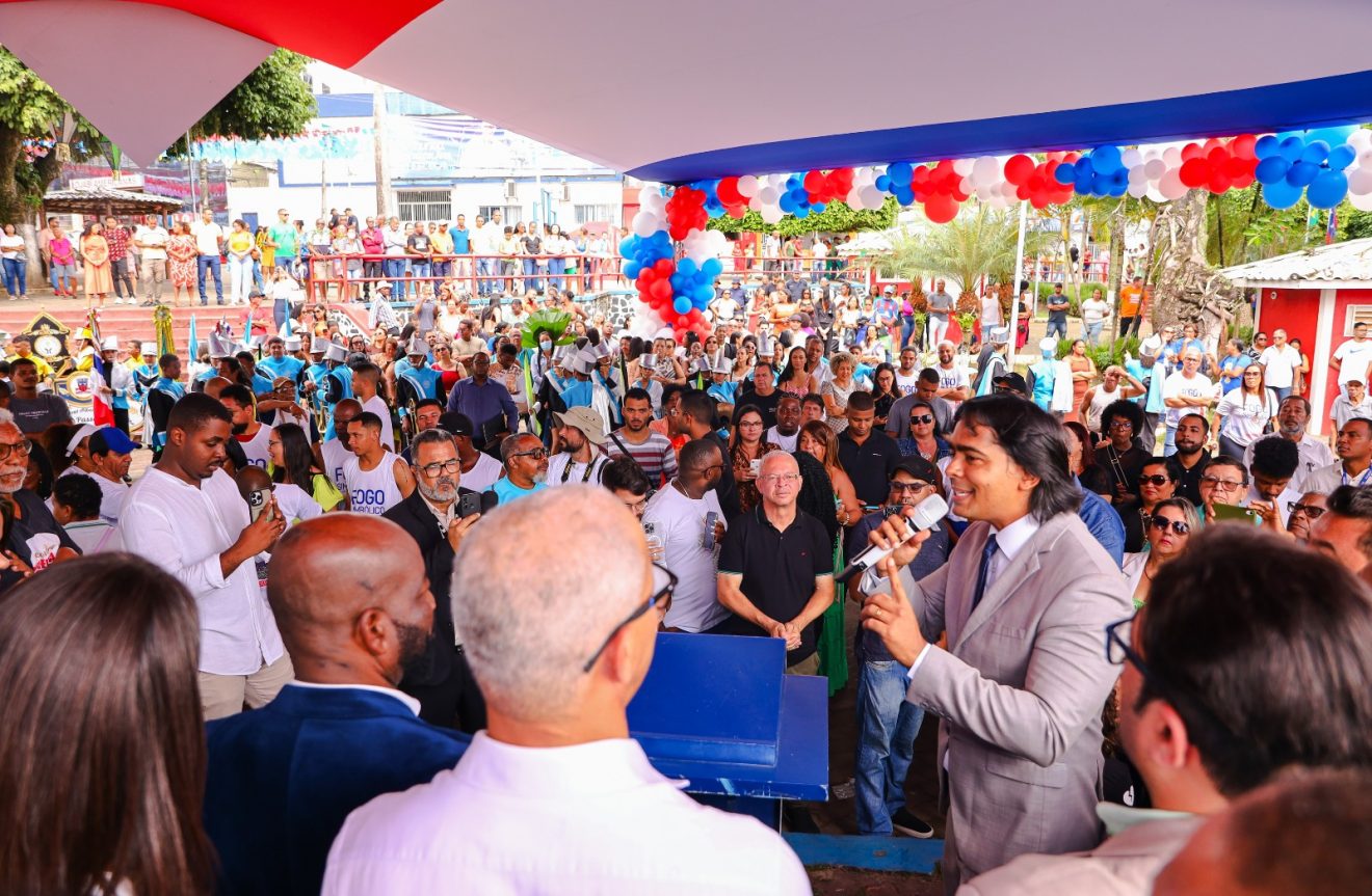 Candeias: Fogo simbólico une patriotismo e civilidade.
