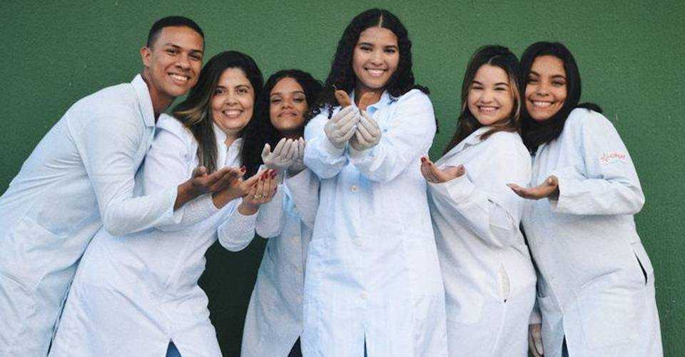 Estudantes criam biocombustível de tamarindo no quintal