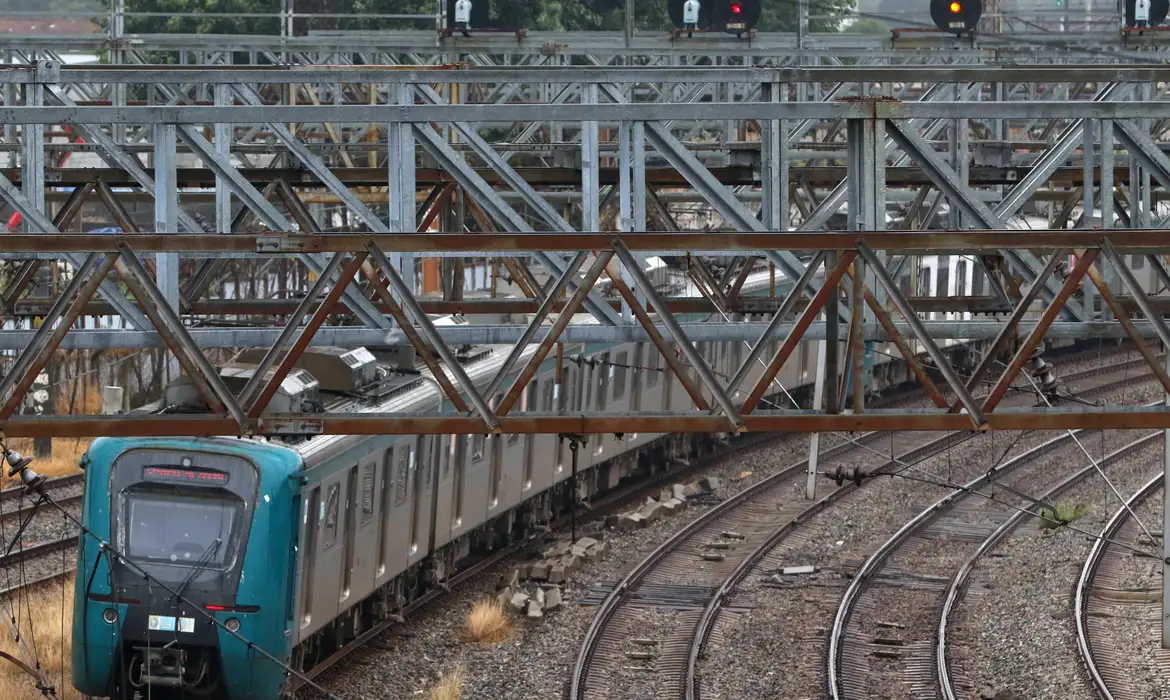 Três mortos em conflitos em linhas de trem no Rio