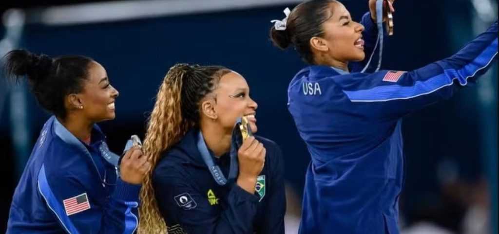 Comitê dos EUA anuncia que vai recorrer de decisão que retirou bronze de Jordan Chiles