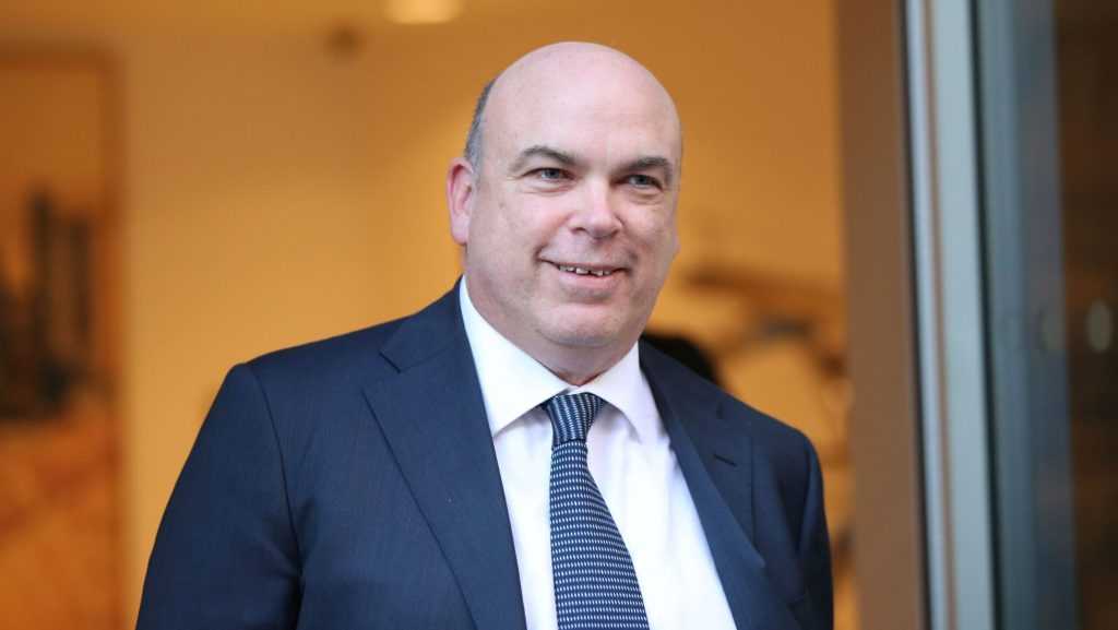 Conheça Mike Lynch, o bilionário britânico vítima de naufrágio de iate na Itália