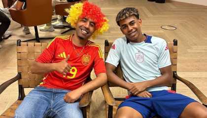 Pai do atacante espanhol Lamine Yamal é esfaqueado em Barcelona